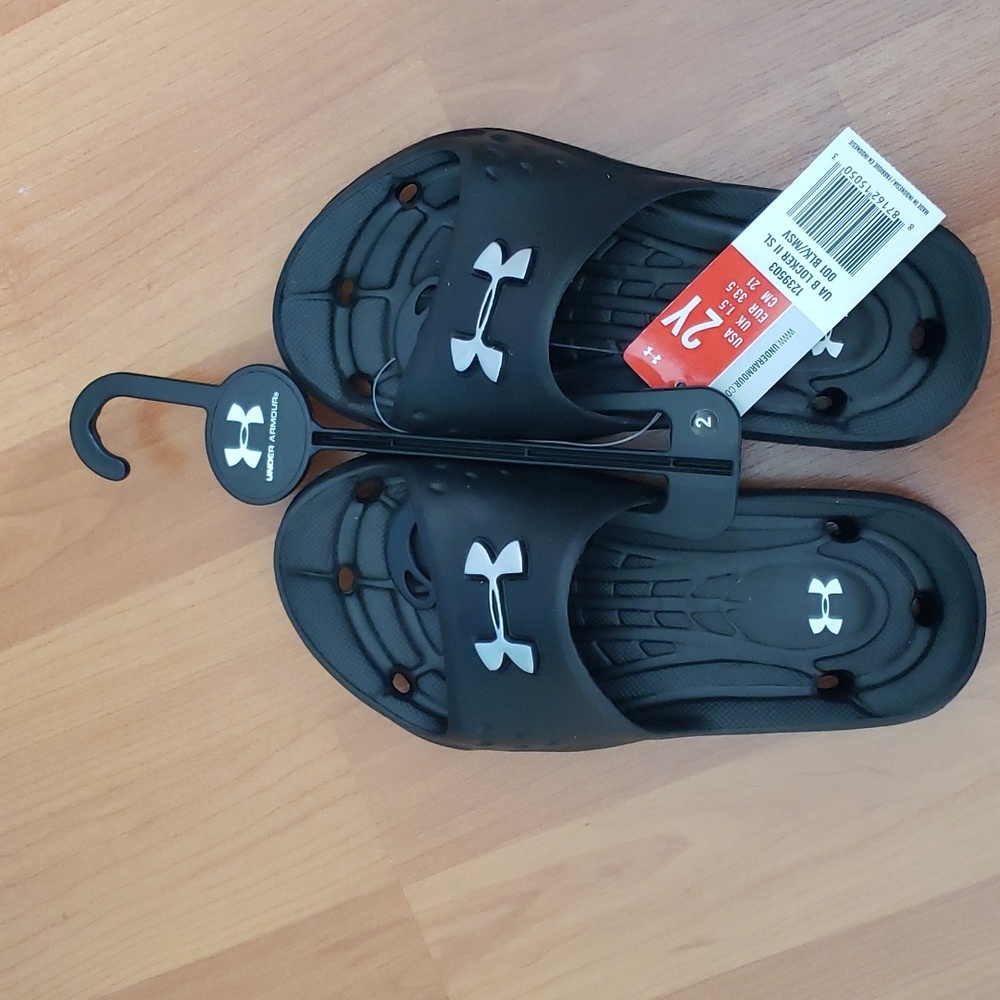 NWT, Under Armour Sandals Size 2 Youth